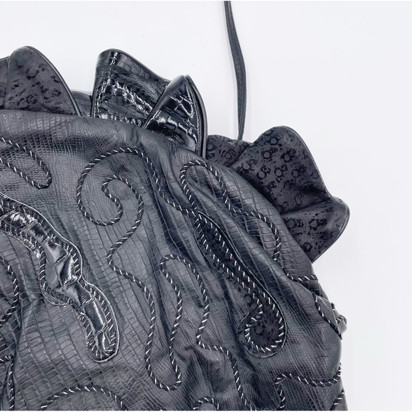 Vintage 80s Miriam Black Leather Ruffle Trim Textured Beaded Clam Shell Purse - Picture 6 of 10